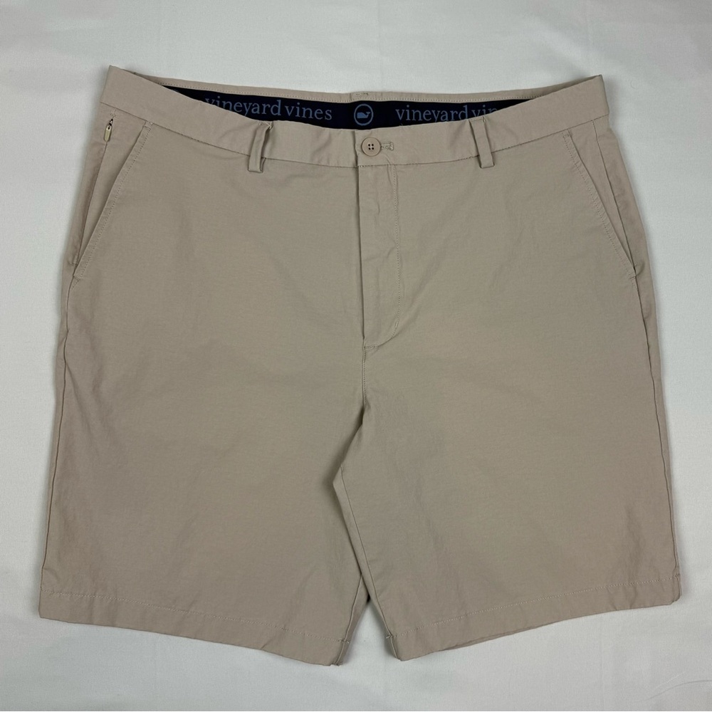 Vineyard Vines Mens OTG On The Go Shorts Sz 38 Light Beige/Tan Flat Front C5